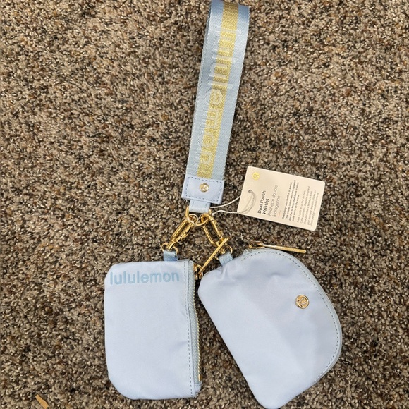 Light blue dual pouch wristlet wristlet Lululemon - Picture 2 of 2